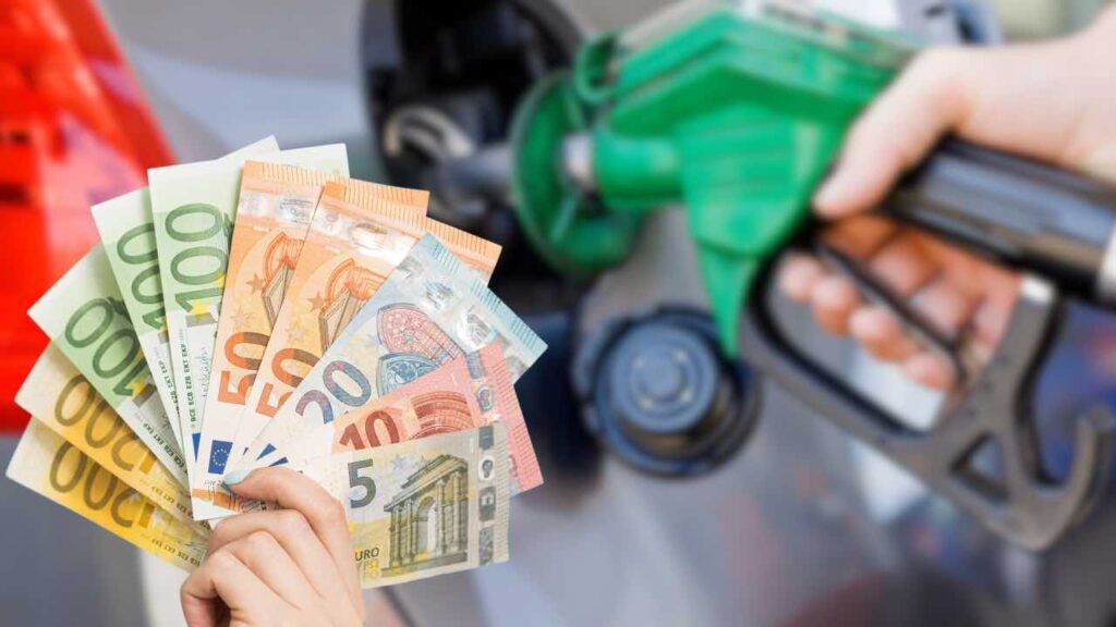 Carburante e banconote