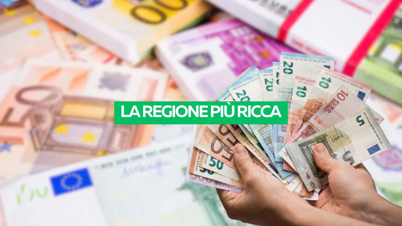 banconote euro in mano