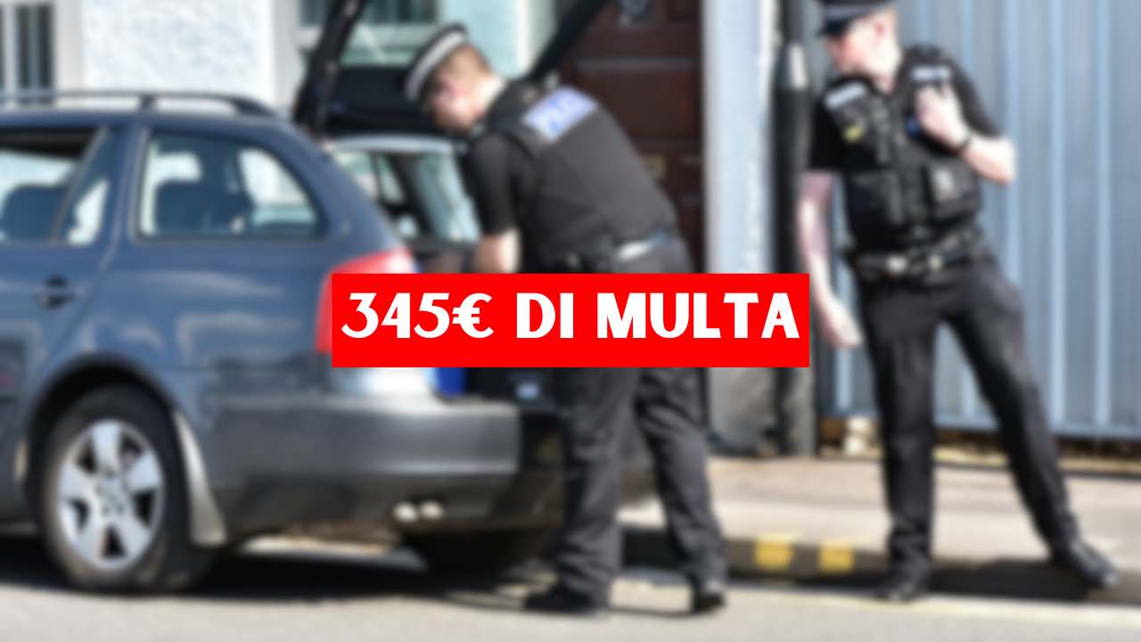 345 euro di multa se lo trovano in auto: controlli a raffica ai posti di  blocco