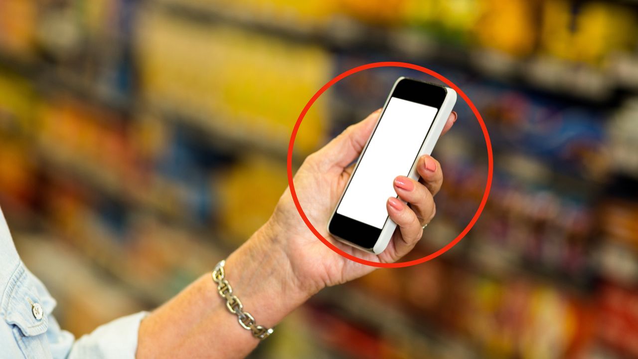 Cellulare al supermercato