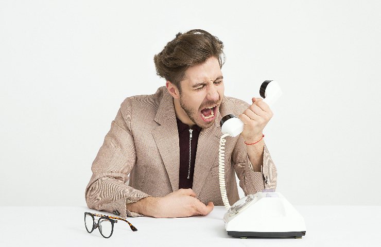 Come difendersi dalle chiamate indesiderate dei call center: strategie efficaci e azioni legali